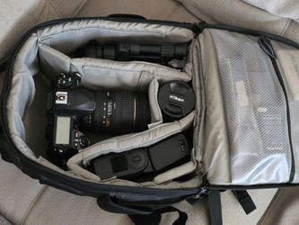 Nikon D200 photo camera with lots of extras