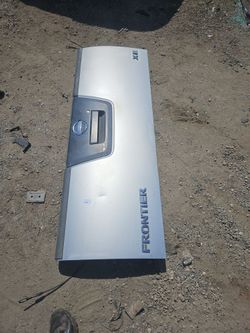Oem tailgate nissan 2008 available
