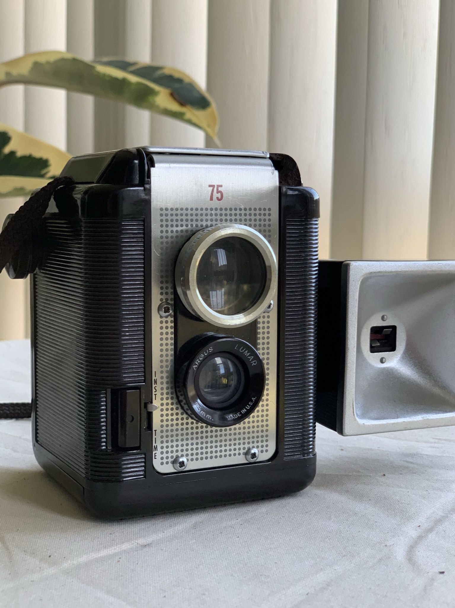 Early 1960’s Brown Vintage Argus 75 Camera 