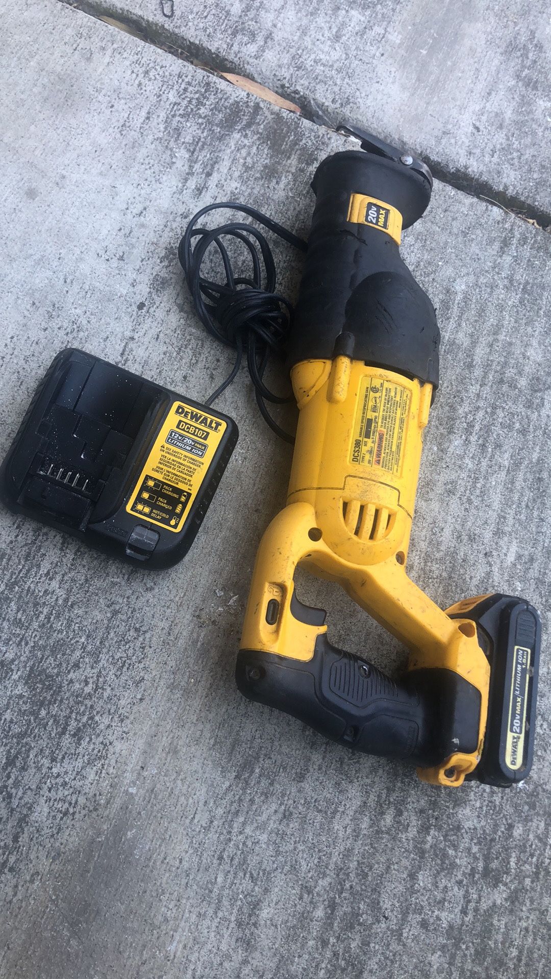 Dewalt 20 Volt Sawzall With Battery And Charger Good Working
