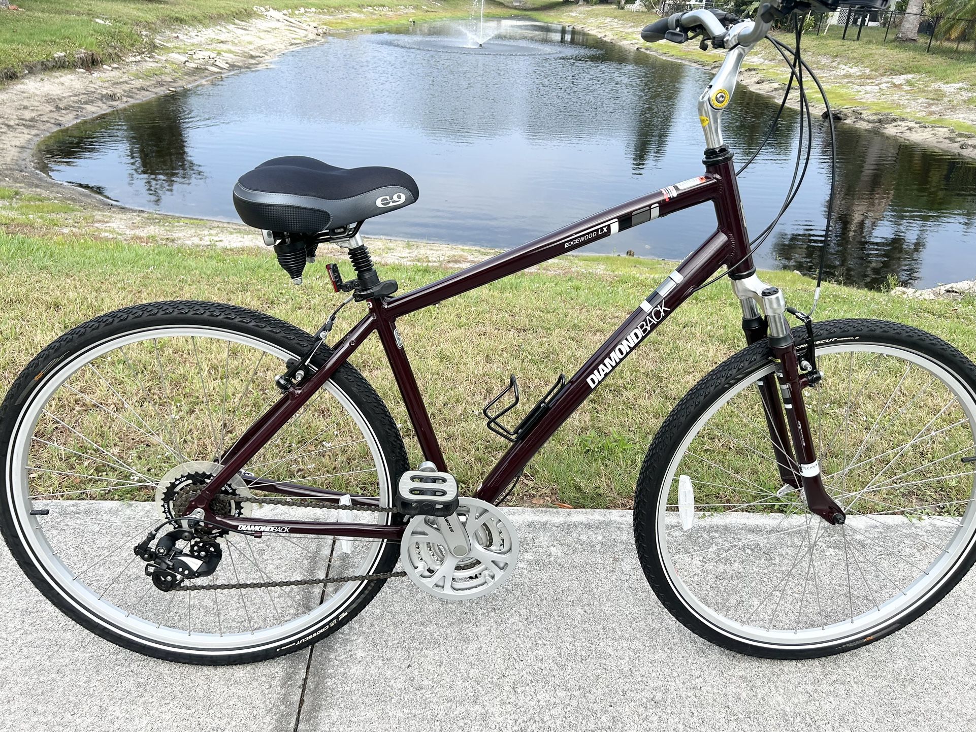 Edgewood Diamondback Hybrid Bicycles Diamondback Hybrid Deals - Main Image