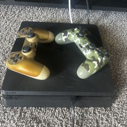 Used Ps4 Slim With 2 Controllers and all cords 