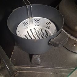 BRAND NEW FRYER/STEAMER COMBO WITH MISSING CORD 