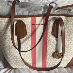 Michael Kors

Large Eva Tote

