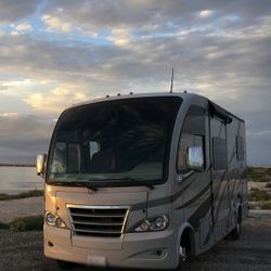 2014 Thor Axis 24.1 RV - Solar, Sleeps 4, Easy To Drive