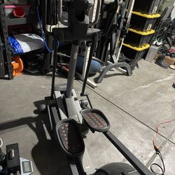 Nordic Track Elliptical Audiostrider 990