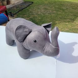 Elephant 