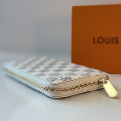 ♥️ Louis Vuitton Damier Azur Wallet ♥️
