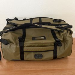 Oakley Duffle/Back Gym Or Hiking Bag