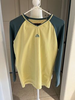 Niki Acg  long sleeve shirt size M