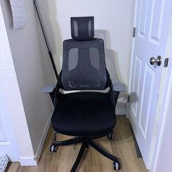 UPLift Desk Chair Pursuit ergonomic Chair