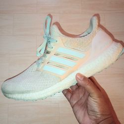 Women's Size 9.5 Adidas Ultraboost 5.0 DNA Multi-Color 