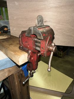 Vintage Small Vise 1-3/4”