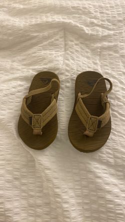 kids quicksilver sandals size 6