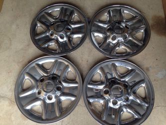 07 toyota tundra 18" chrome hubcaps