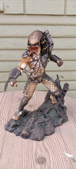The Predator Statue (unmasked)