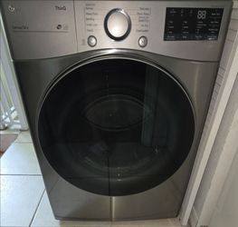 LG ThinkQ Gas Washer and Dryer Stackable Set
