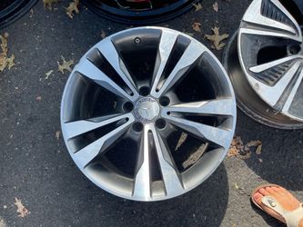 OEM mercedes 18 inch 5x112 REAR m one used rim in good condition 125$ for 1 plus tax. Tires available. Mount available but not included. Wheel alignm