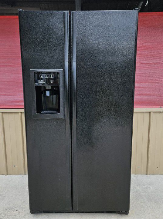🔆🇺🇸☆GE☆🇺🇸🔆 Black S-by-S Fridge in Great Condition 