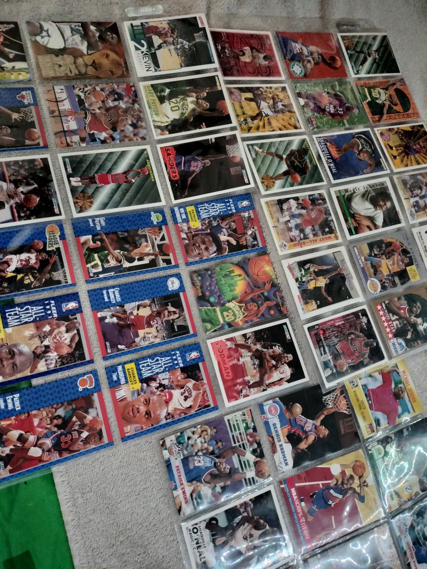 Basketball Cards Lot ,Shoot Me A Offer