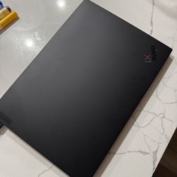 Lenovo X1 Carbon Gen 10 Laptop