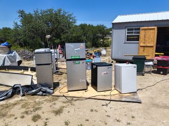 4 magic chef mid size fridges
