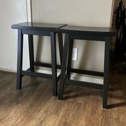 two 24 inch tall black saddle stools for kitchen island 