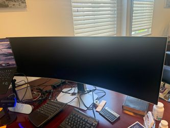 LIKE NEW SAMSUNG 49" CURVED MONITOR