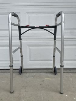 Adult Folding Safe Walker Brand: drive Model: 10210-4ASM Good Working Like new condition Located in North Fontana