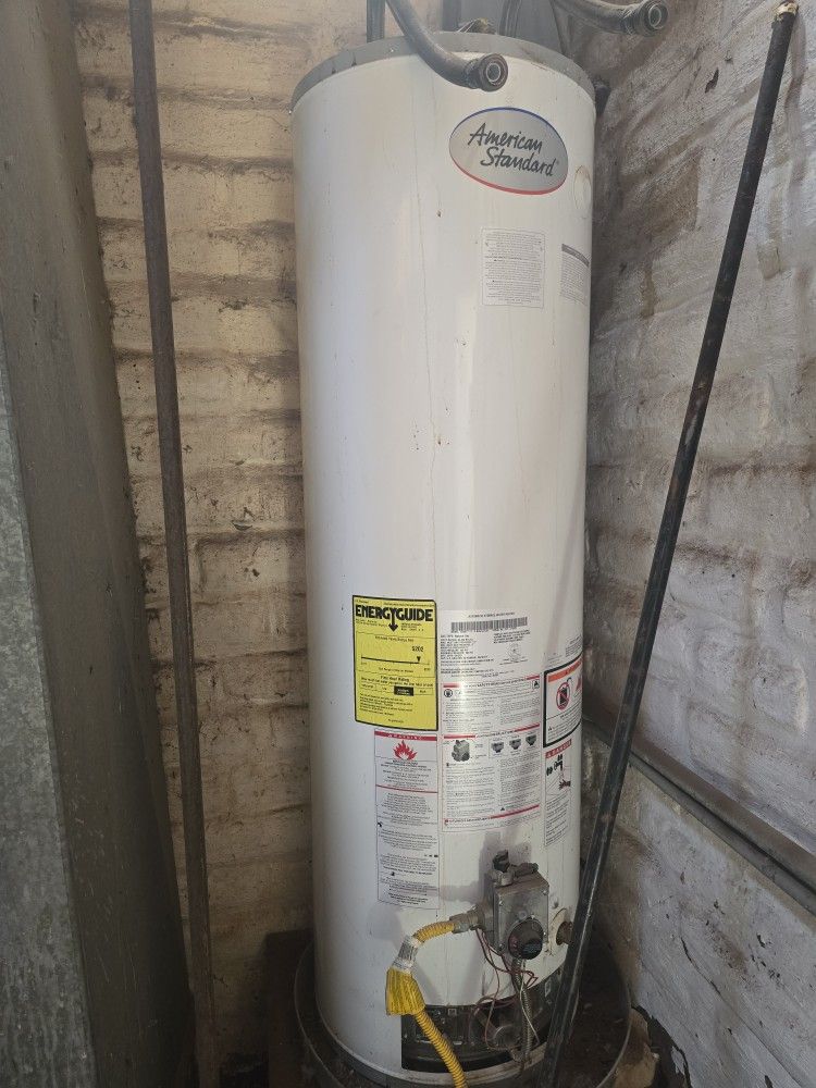40 GAL GAS WATER HEATER 