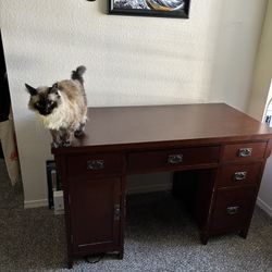 Solid Wood Desk – Must Go by 07/06/25 $25