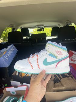 Jordan 1 Mid Knit