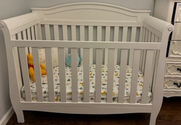 Delta 4 in 1 convertible crib with mattress