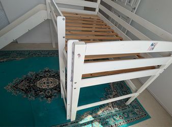 Twin loft bed without the slide