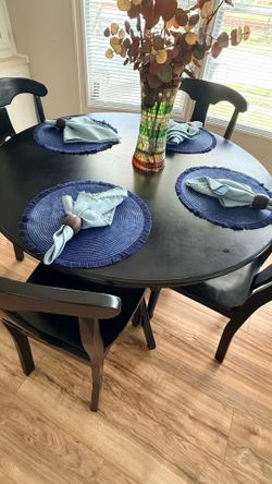 Round Black Wood dining set