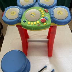 GROOVY TUNES ELECTRONIC TOY DRUM SET WITH STOOL