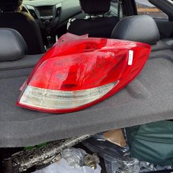 $35 Obo Back Passenger Tail Light Of Hyundai Veloster