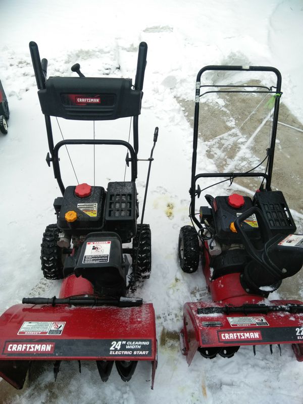 Craftsman 22 inch 4 stroke snowblower Just add gas for Sale in Lombard