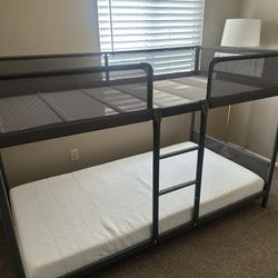 Twin Bunk Bed 