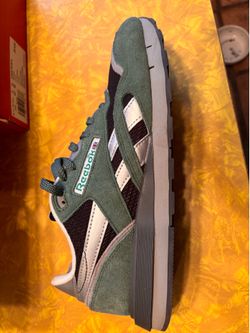 Reebok Classic Nylon 89  Field Green/ Black Suede Overlays. Size US 11 fit small