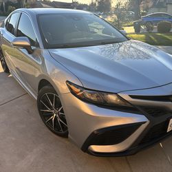2022 Toyota Camry SE 4 cylinder