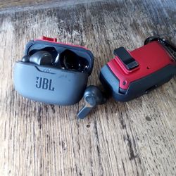 JBL Blue Tooth Head Phones 