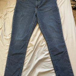 Levi’s 311 Shaping Skinny Size 32