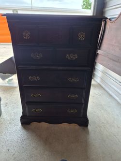 Solid wood dresser set with mirror