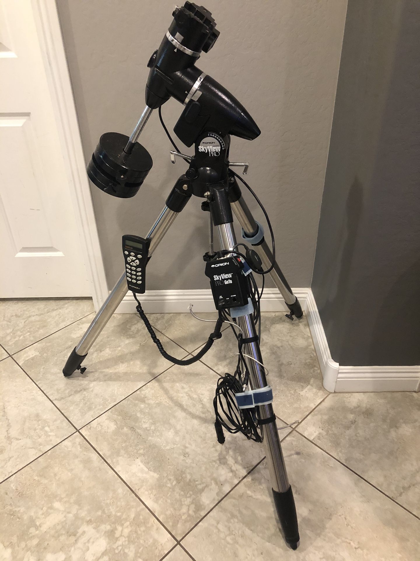 Orion SkyView Pro EQ Mount/stand for telescope