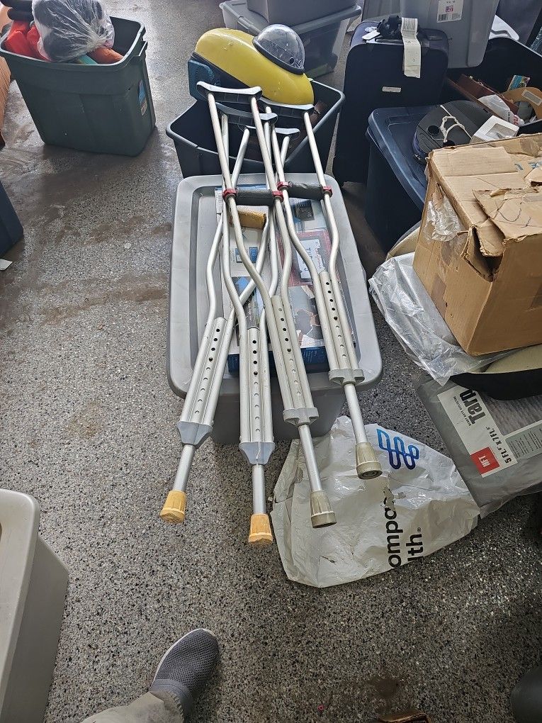 Crutches Metal 2 Pair
