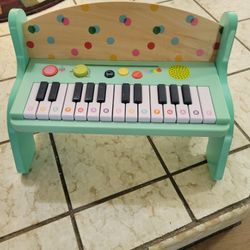 PIANO, GIGGLESCAPE Musical Instrument For Toddlers SEE DESCRIPTION 