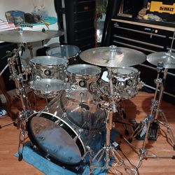 DW design 7-piece Acrylic Drum Set In Brand-New Condition