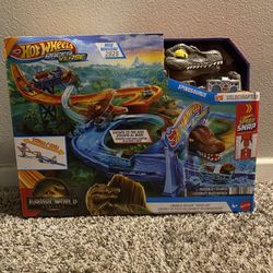 Hot Wheels Verse Spinosaurus 