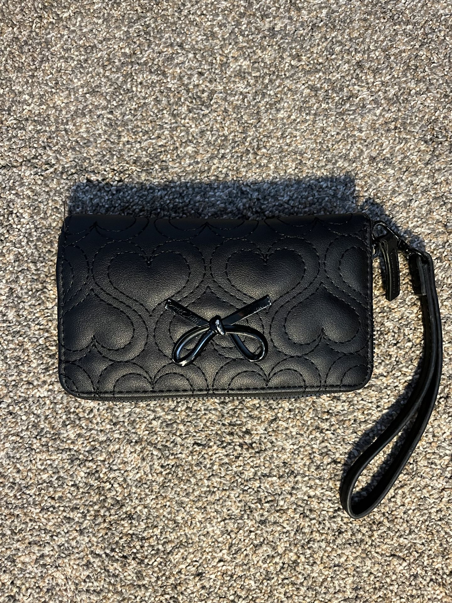 Betsey Johnson Bi Fold wallet Zip up 
